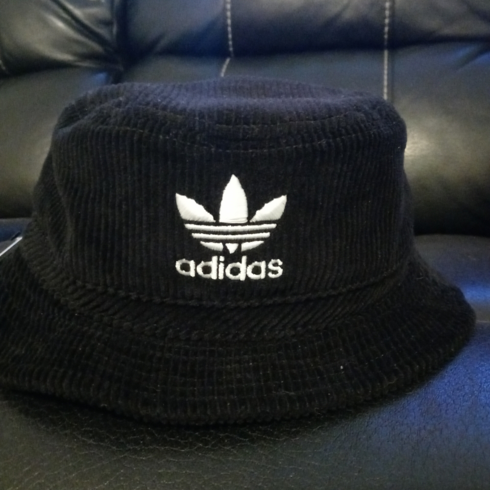 Adidas Bucket hat